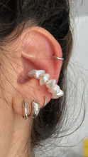 Load image into Gallery viewer, Pearl ear cuff
